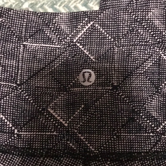 Lululemon leggings geometric - Picture 2 of 4